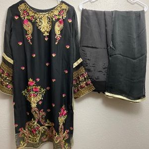 FINAL PRICE!! NEW THREE PIECE Pakistani Clothes